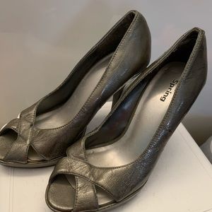 Grey Spring heels. But worn but price reflects that!